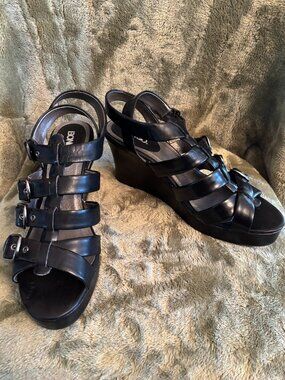 Rare BONGO LOVE CHAIN PU Black Strappy Platform Sandals (Women's Size: 11 US)